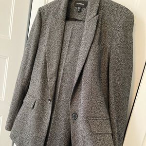 Brand new le chateau suit